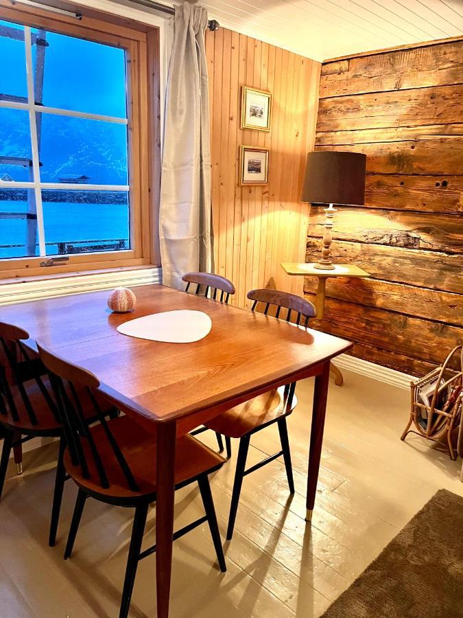 Lofoten Suite Apartments - Rostad Retro Rorbuer Рейне Екстериор снимка